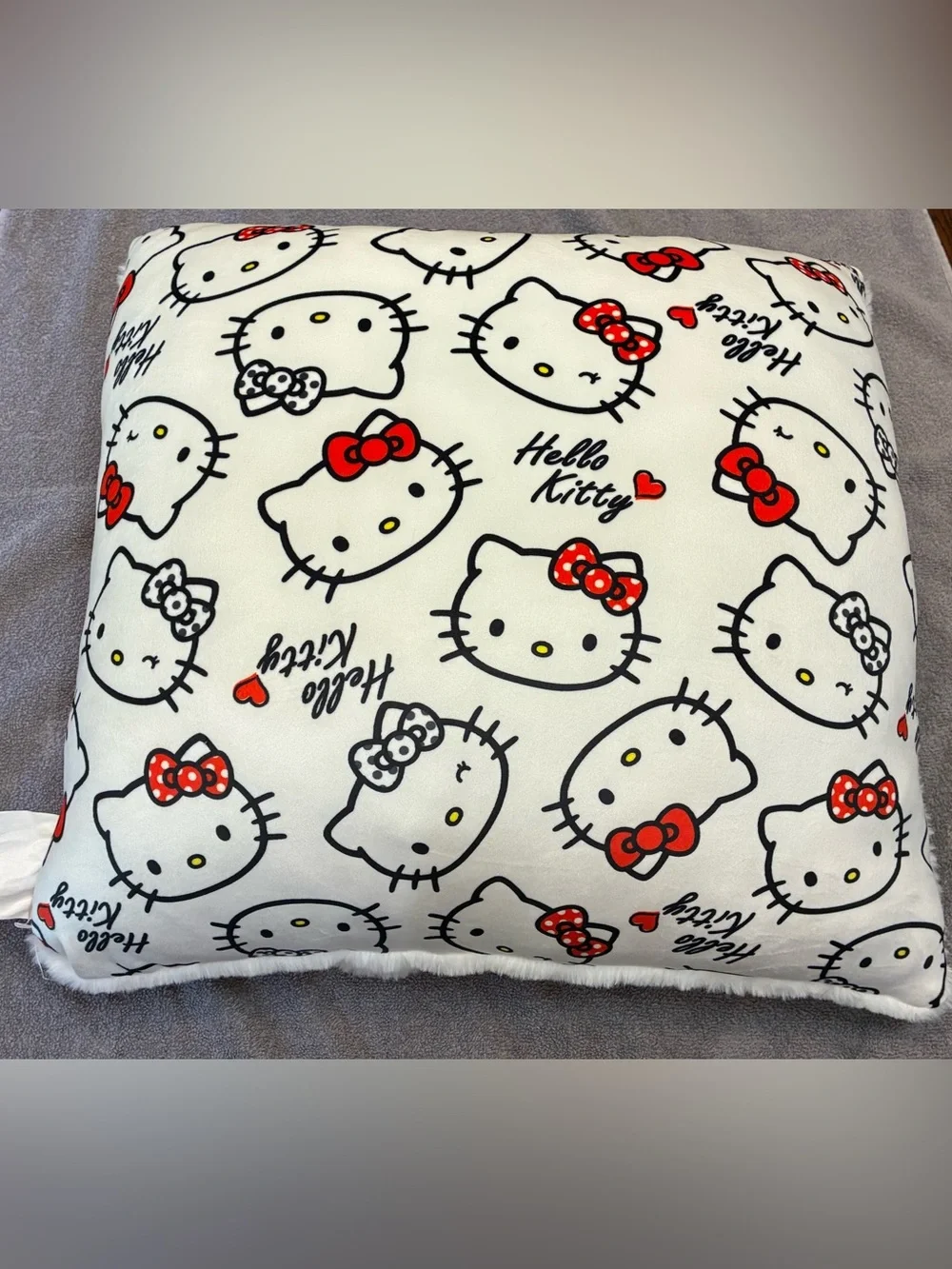 Hello Kitty round hello